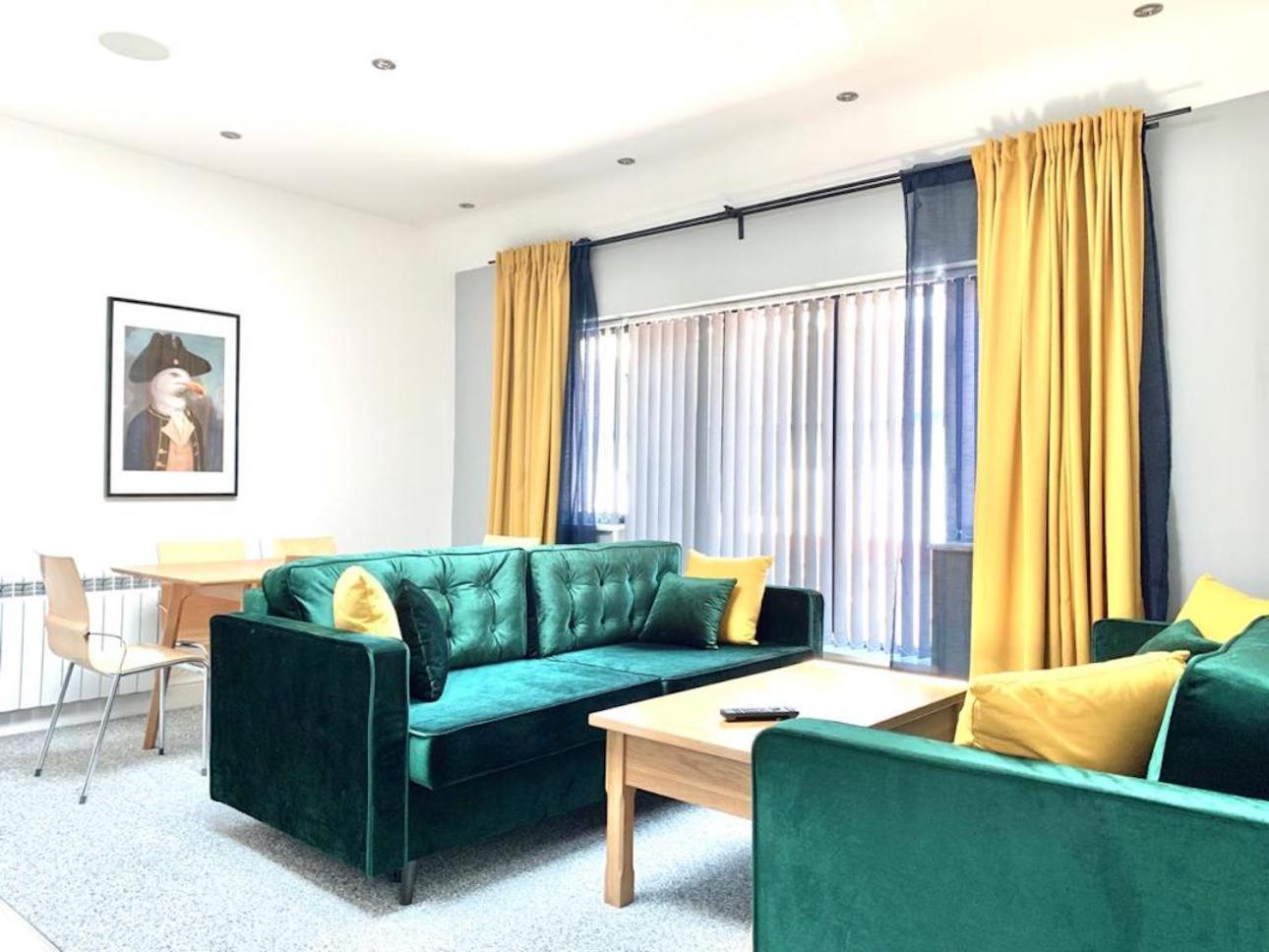 Premium Apartments Thatcham Broadway Buitenkant foto